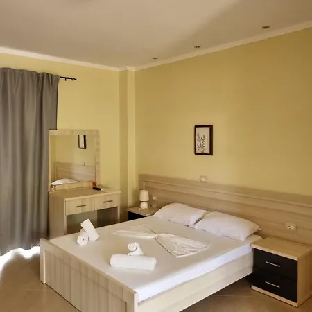Jay Apartment *